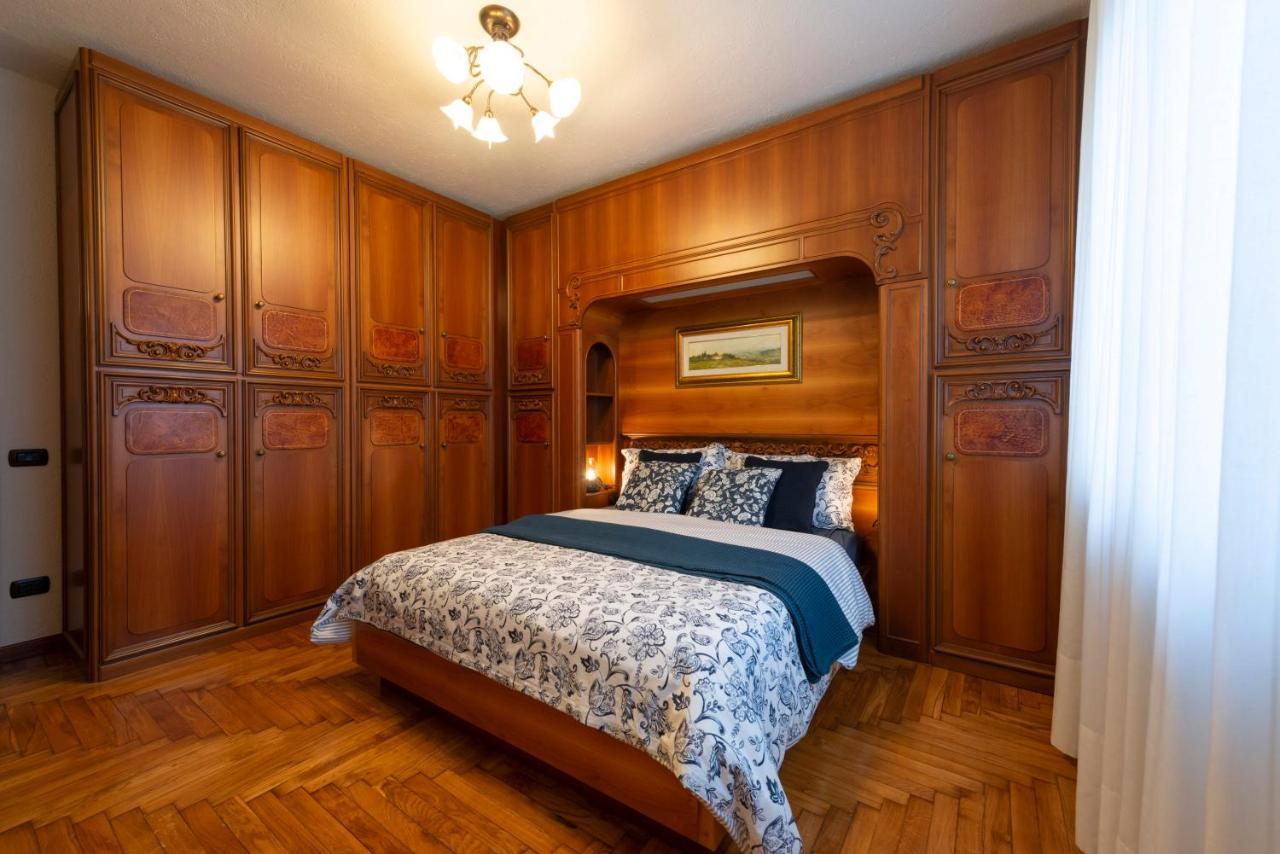 Villa Mara - Aosta - 200 Mq - Wifi - Jacuzzi - Parcheggio - Giardino Kültér fotó