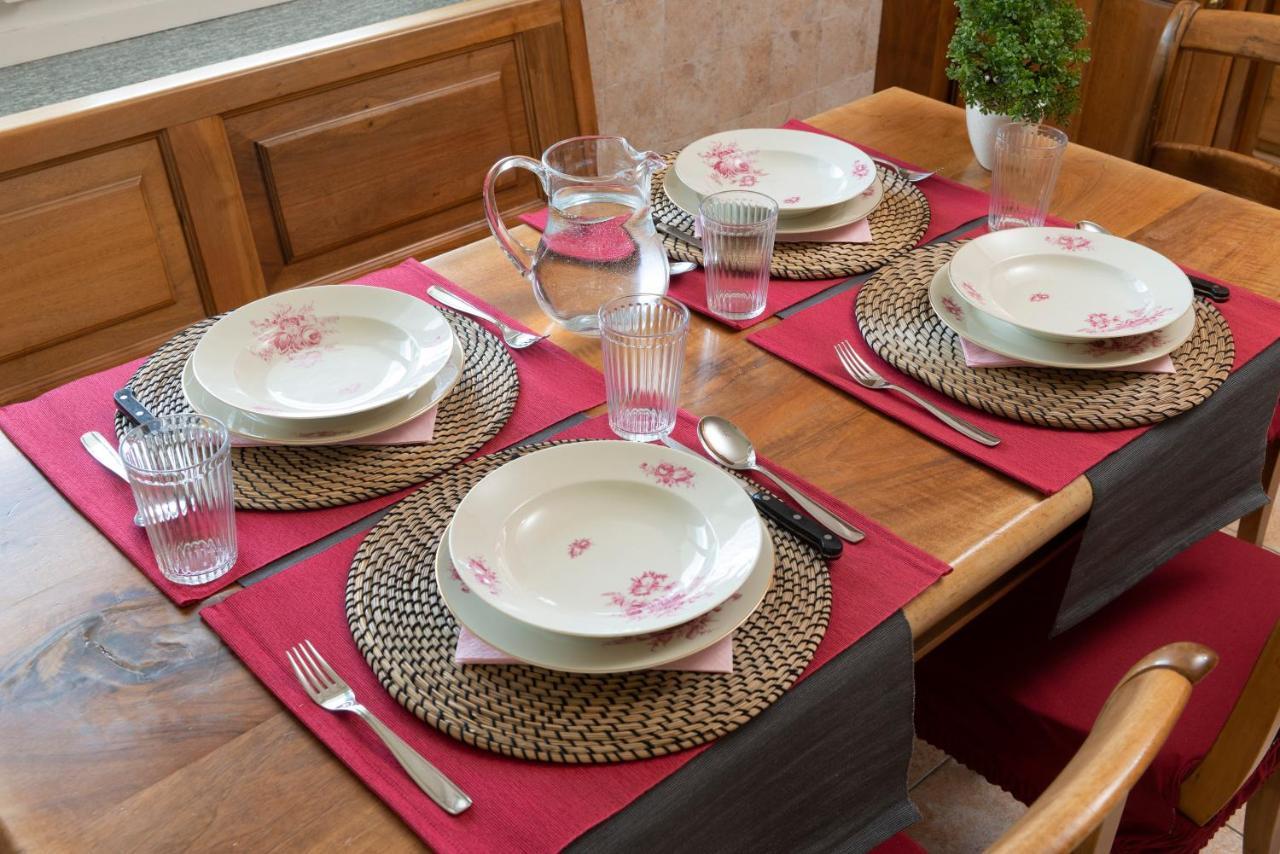 Villa Mara - Aosta - 200 Mq - Wifi - Jacuzzi - Parcheggio - Giardino Kültér fotó