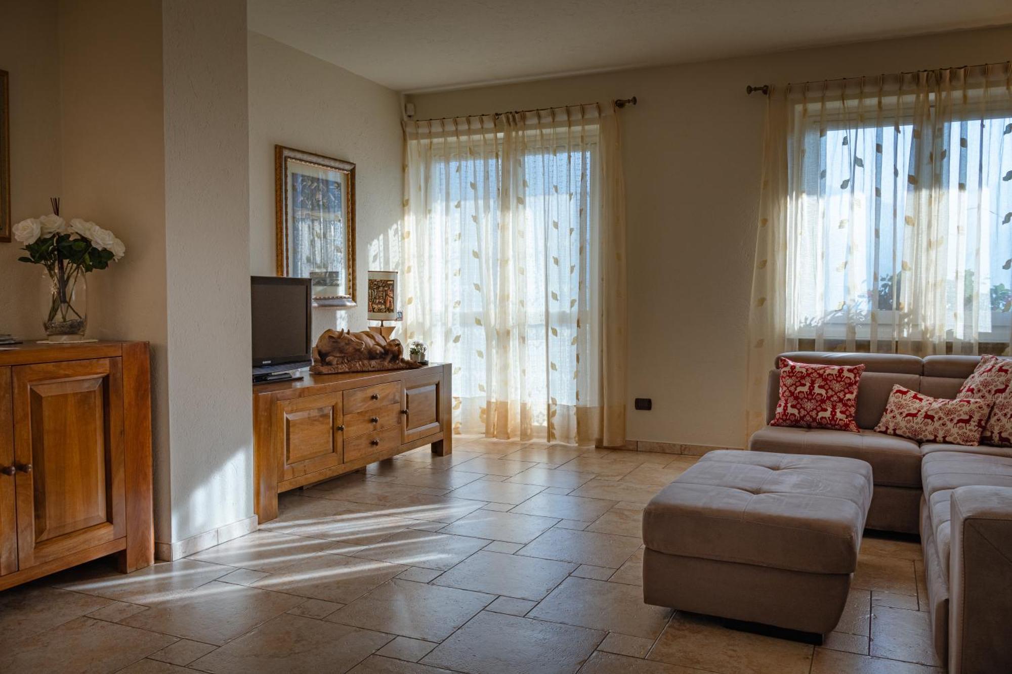 Villa Mara - Aosta - 200 Mq - Wifi - Jacuzzi - Parcheggio - Giardino Kültér fotó