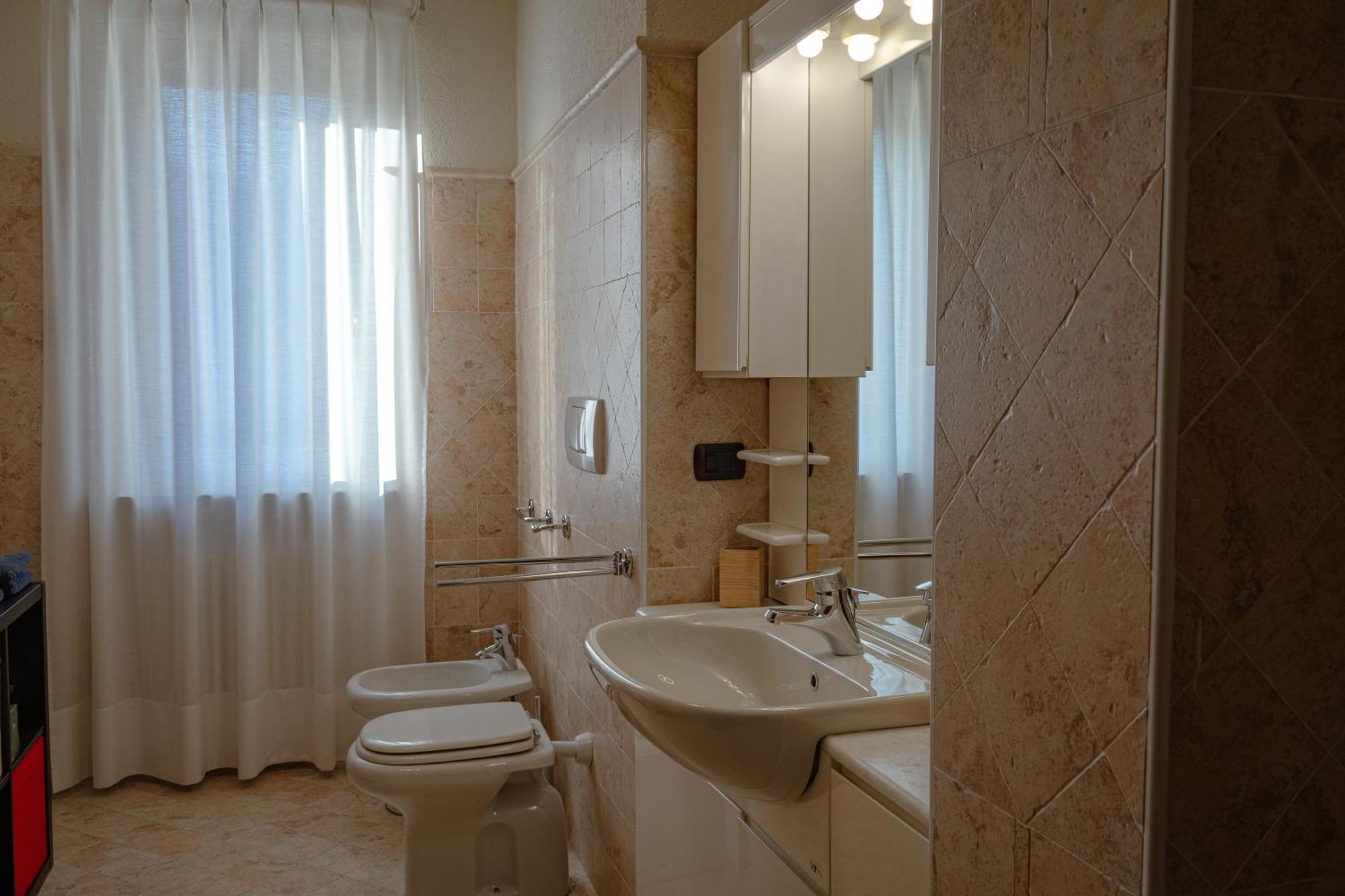 Villa Mara - Aosta - 200 Mq - Wifi - Jacuzzi - Parcheggio - Giardino Kültér fotó