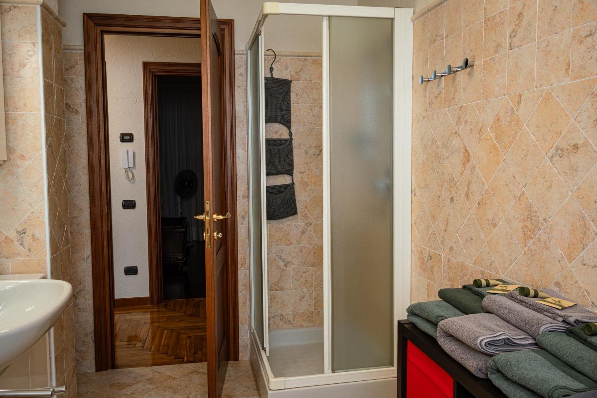 Villa Mara - Aosta - 200 Mq - Wifi - Jacuzzi - Parcheggio - Giardino Kültér fotó