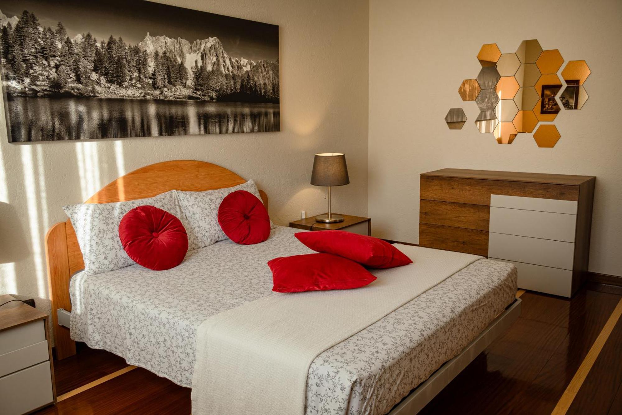 Villa Mara - Aosta - 200 Mq - Wifi - Jacuzzi - Parcheggio - Giardino Kültér fotó